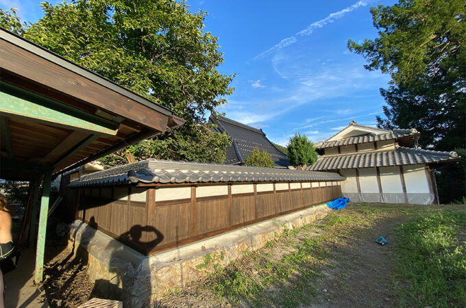 足立瓦店