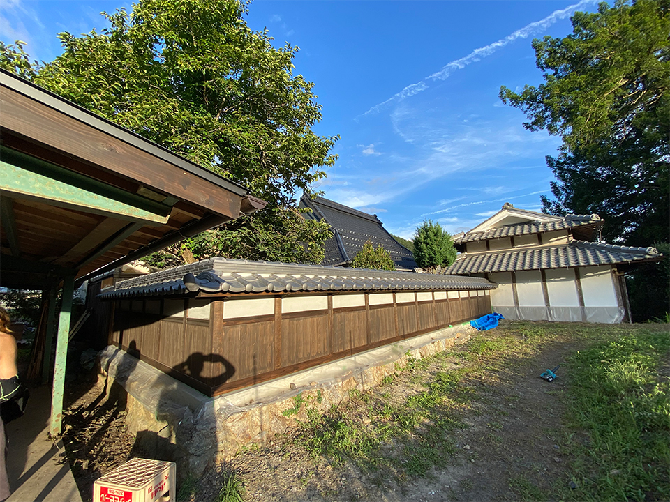 足立瓦店